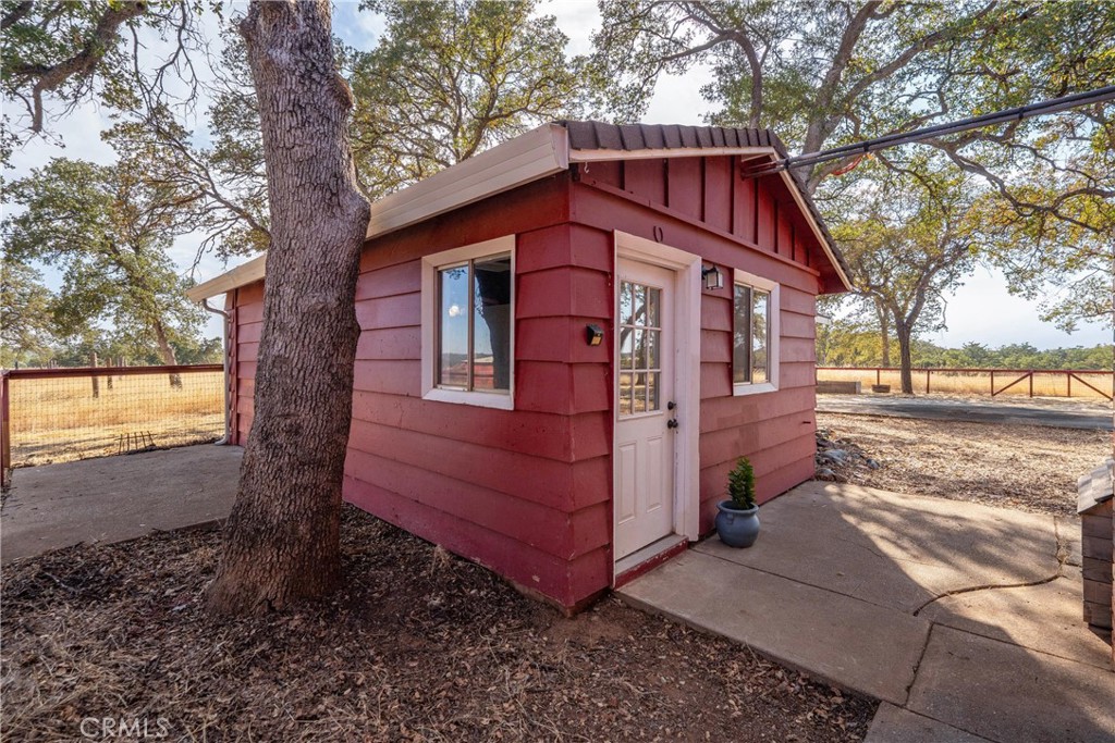 main property photo 40