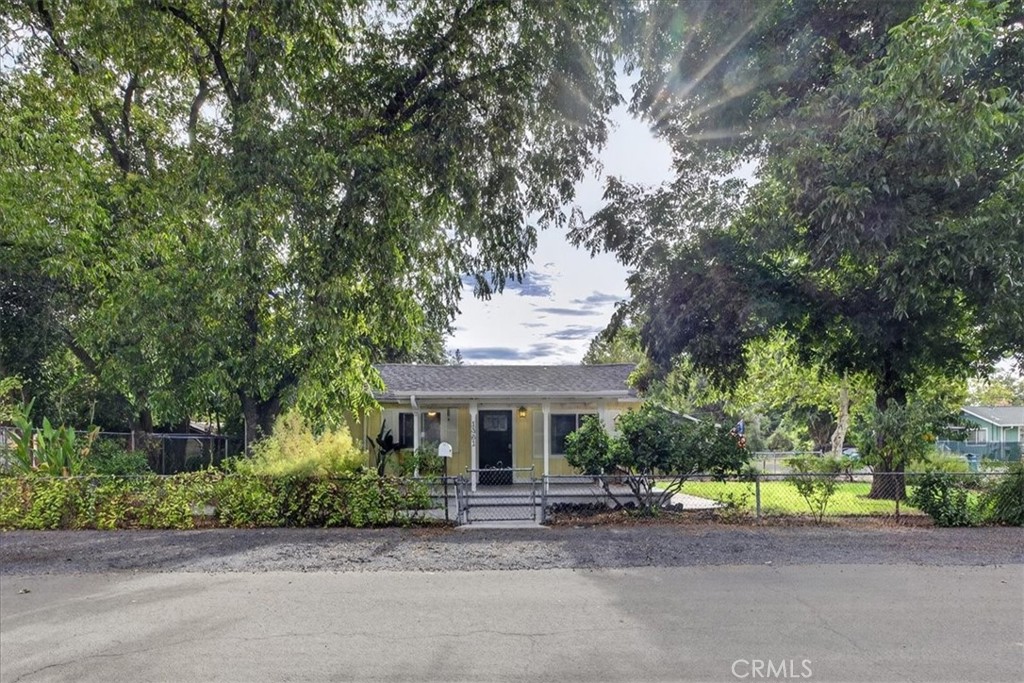 main property photo 40