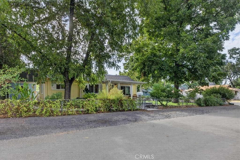 main property photo 41