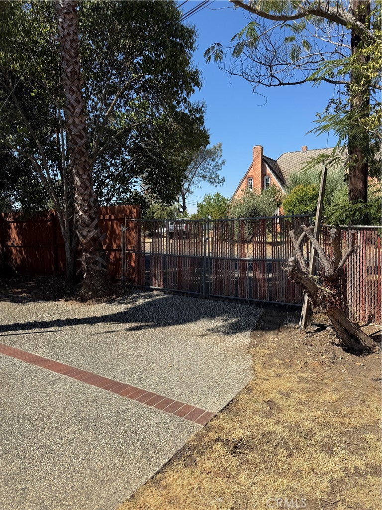 main property photo 25