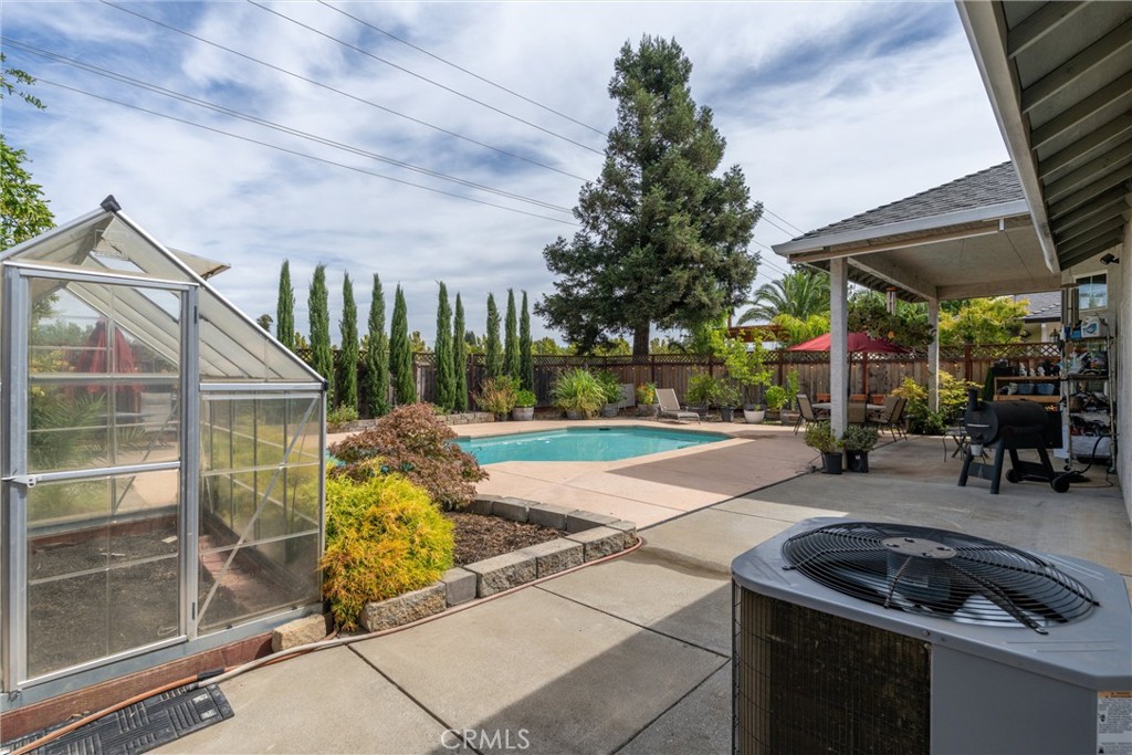 main property photo 36