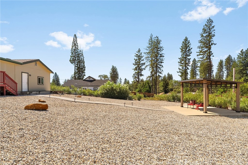 main property photo 28