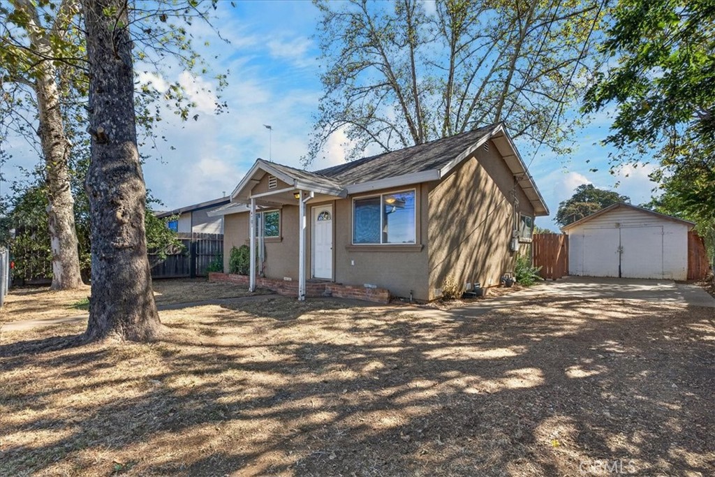 main property photo 6