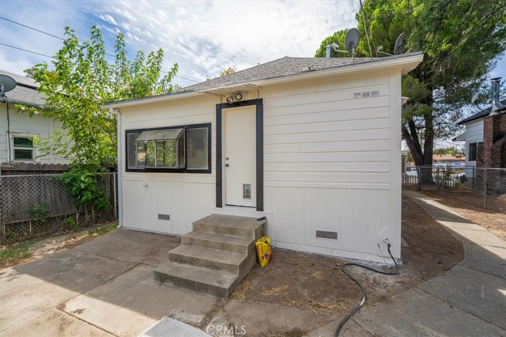 main property photo 34