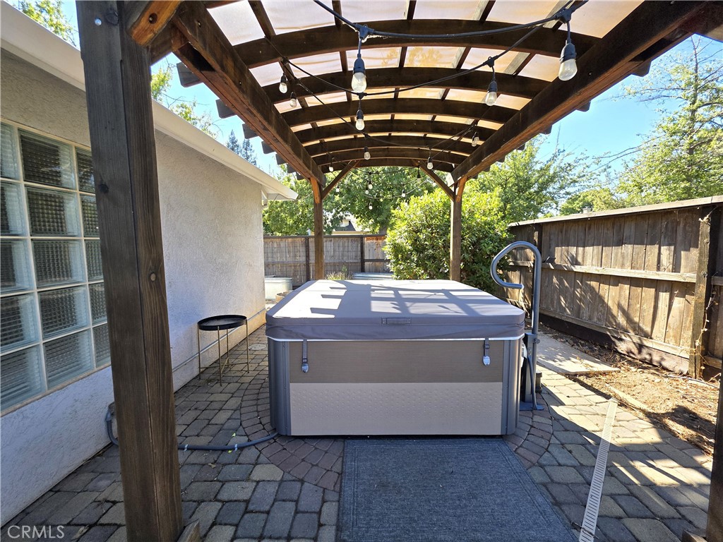 main property photo 40