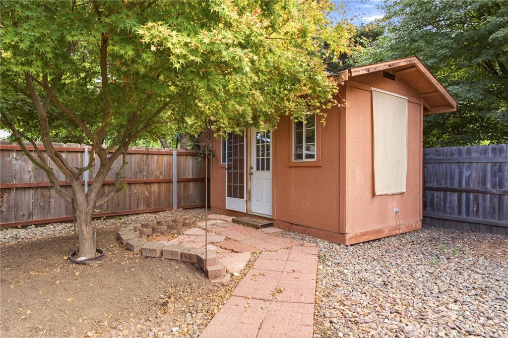 main property photo 30