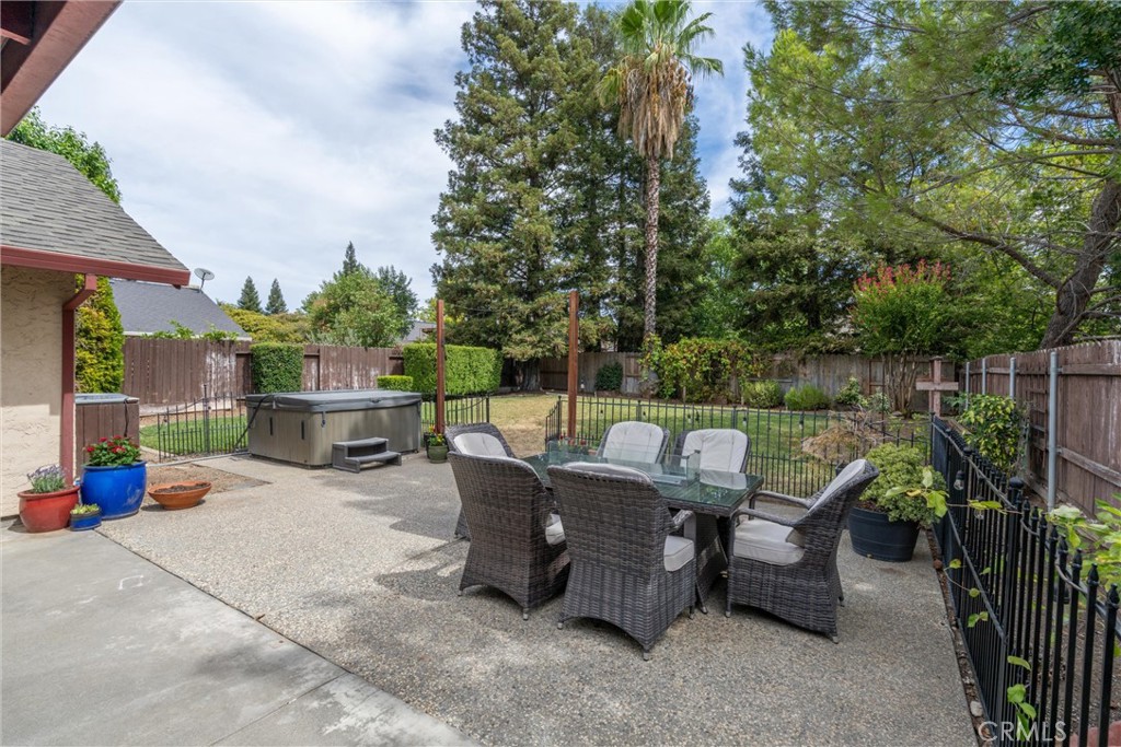 main property photo 37