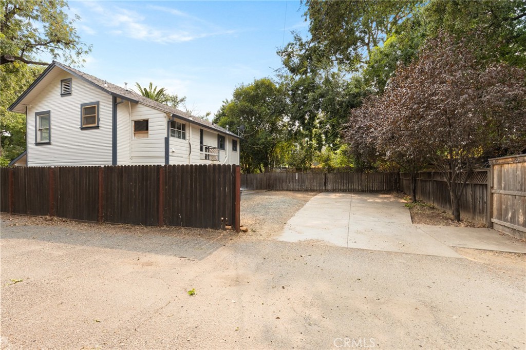 main property photo 24
