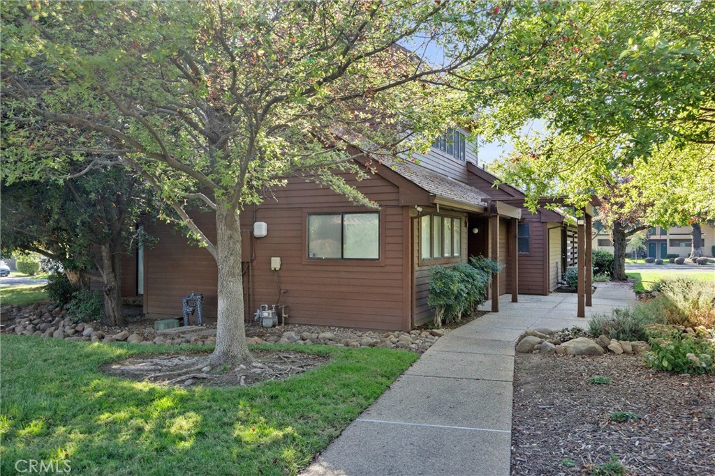 main property photo 40
