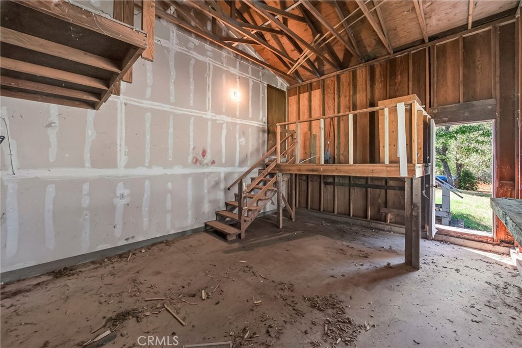 main property photo 44