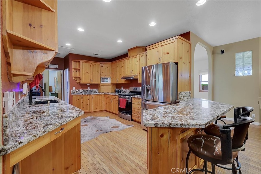 main property photo 13