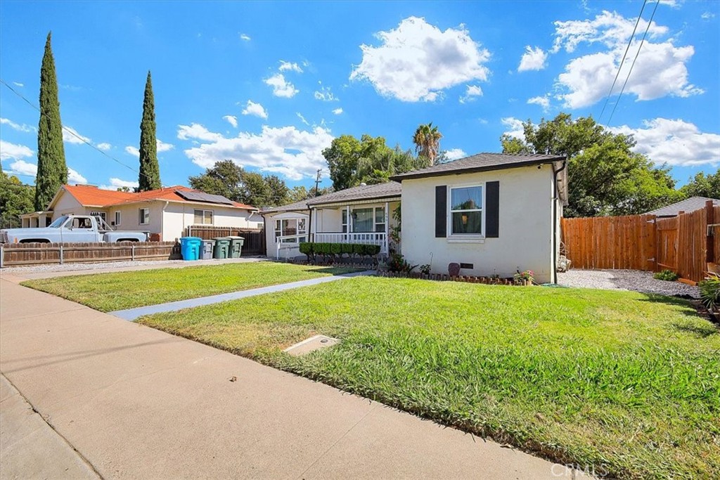 main property photo 25