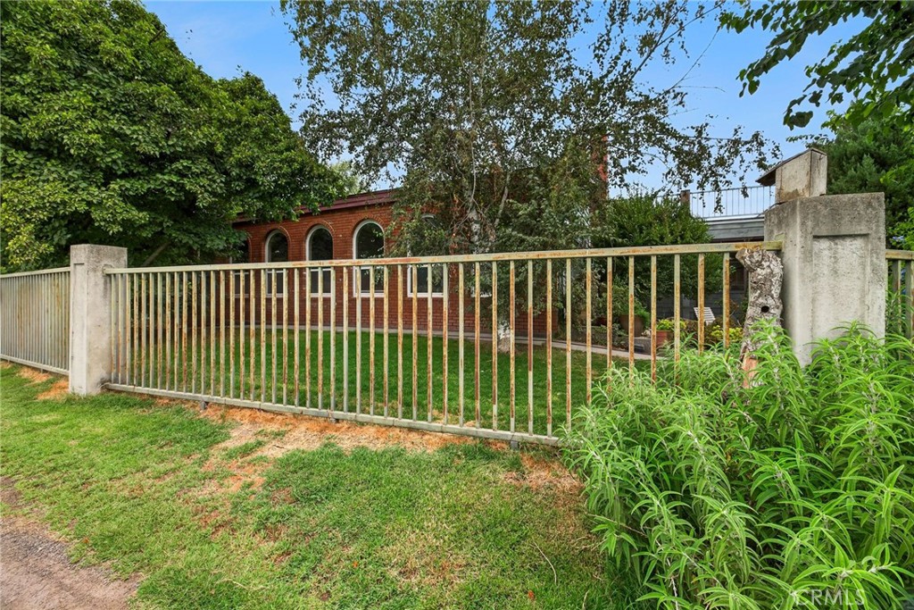 main property photo 19