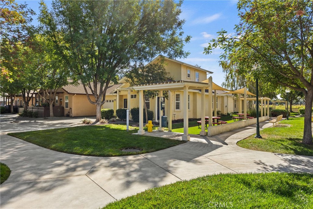 main property photo 6