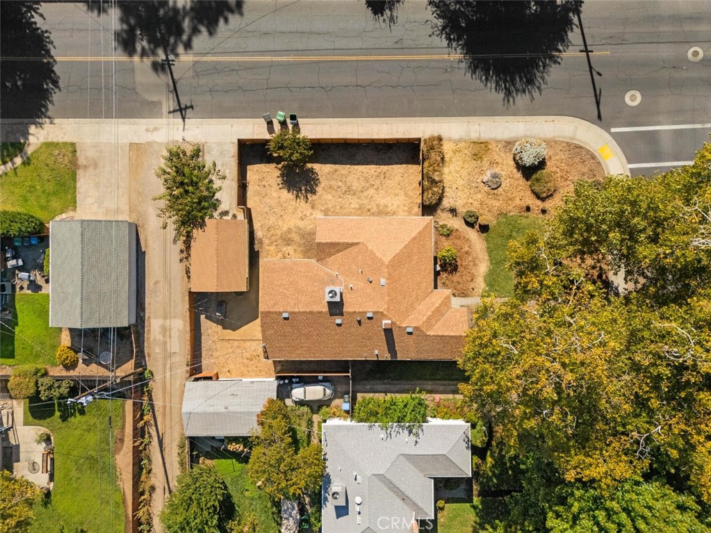 main property photo 40