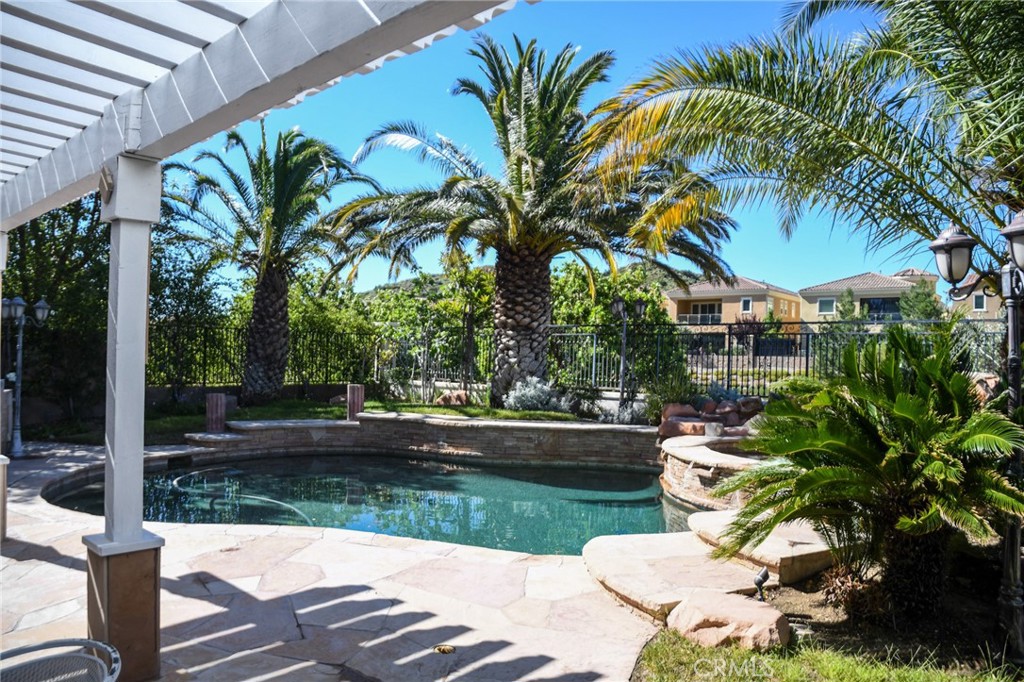 main property photo 15