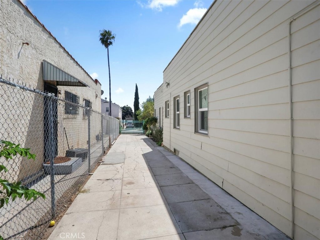 main property photo 32