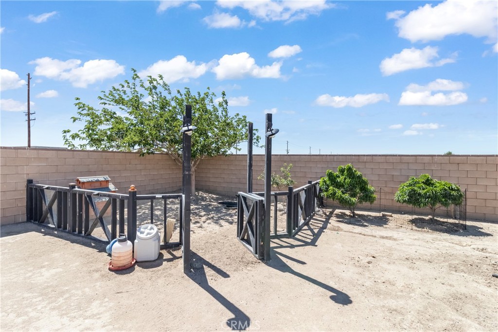 main property photo 35