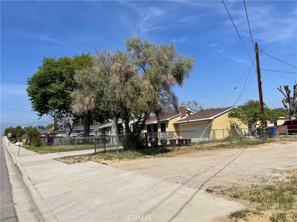 main property photo 13