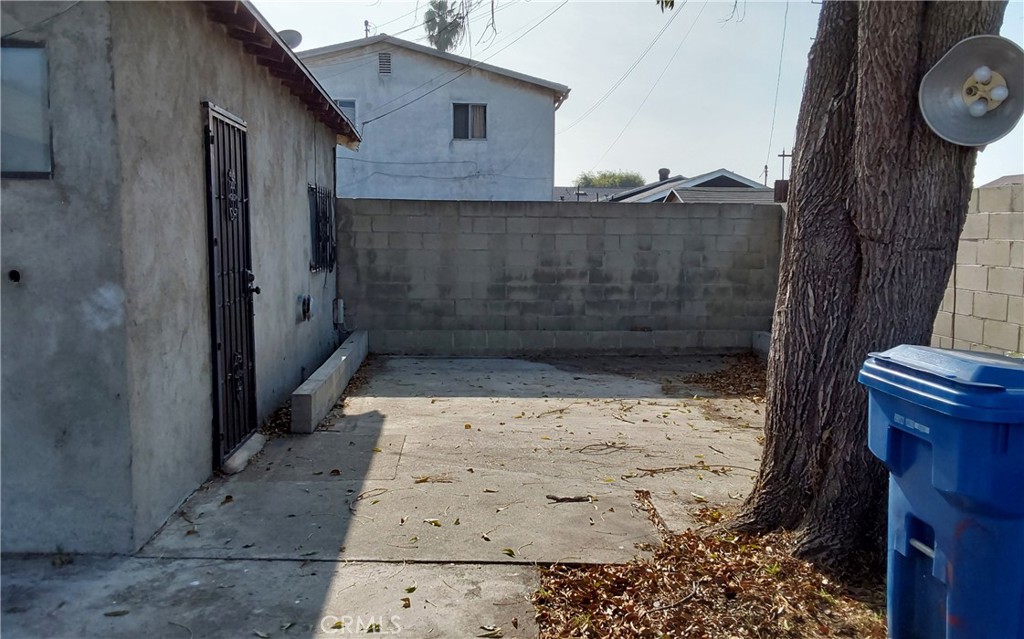 main property photo 28