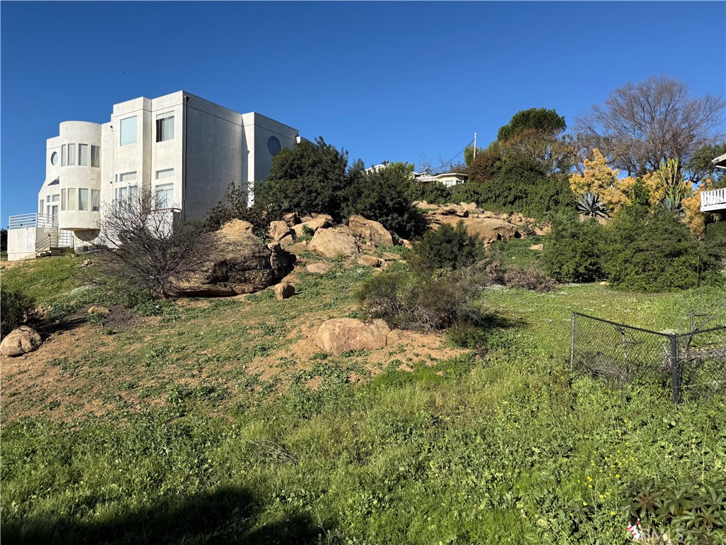 main property photo 7