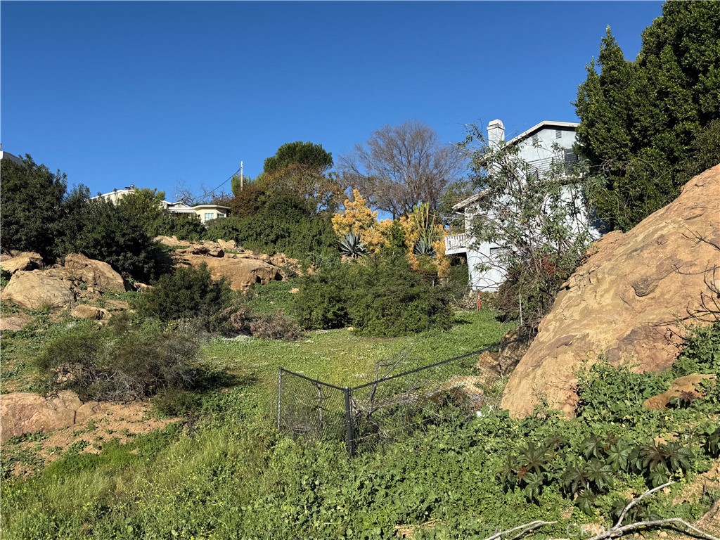 main property photo 9