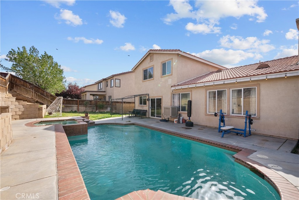 main property photo 4