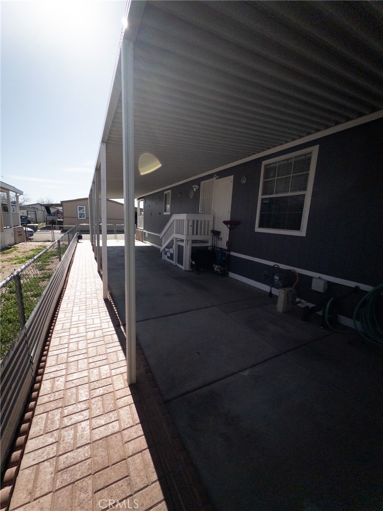 main property photo 10