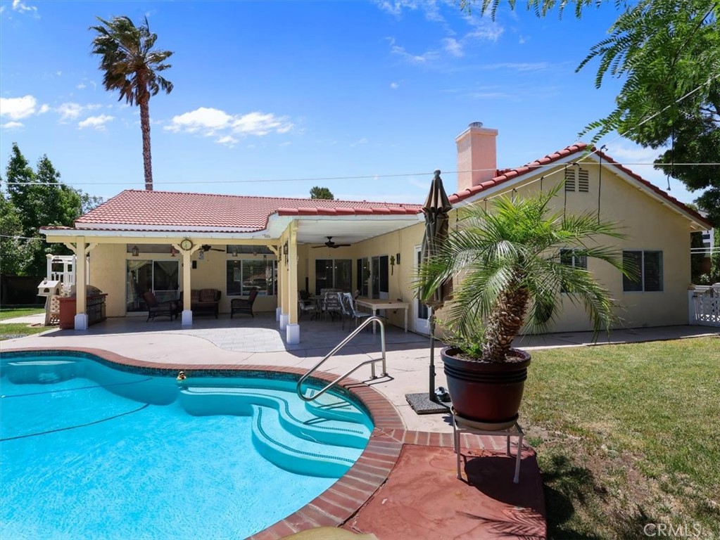 main property photo 40