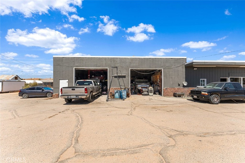 main property photo 8