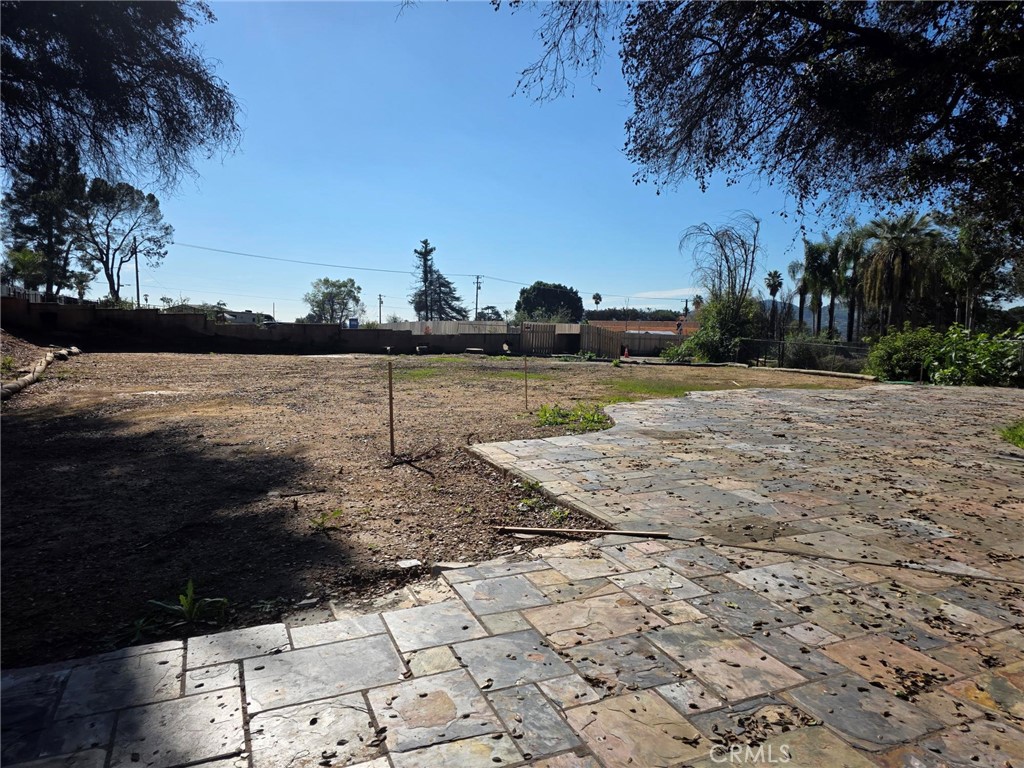 main property photo 10