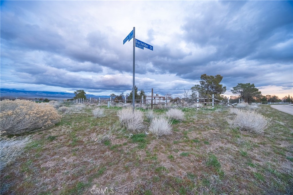 main property photo 10