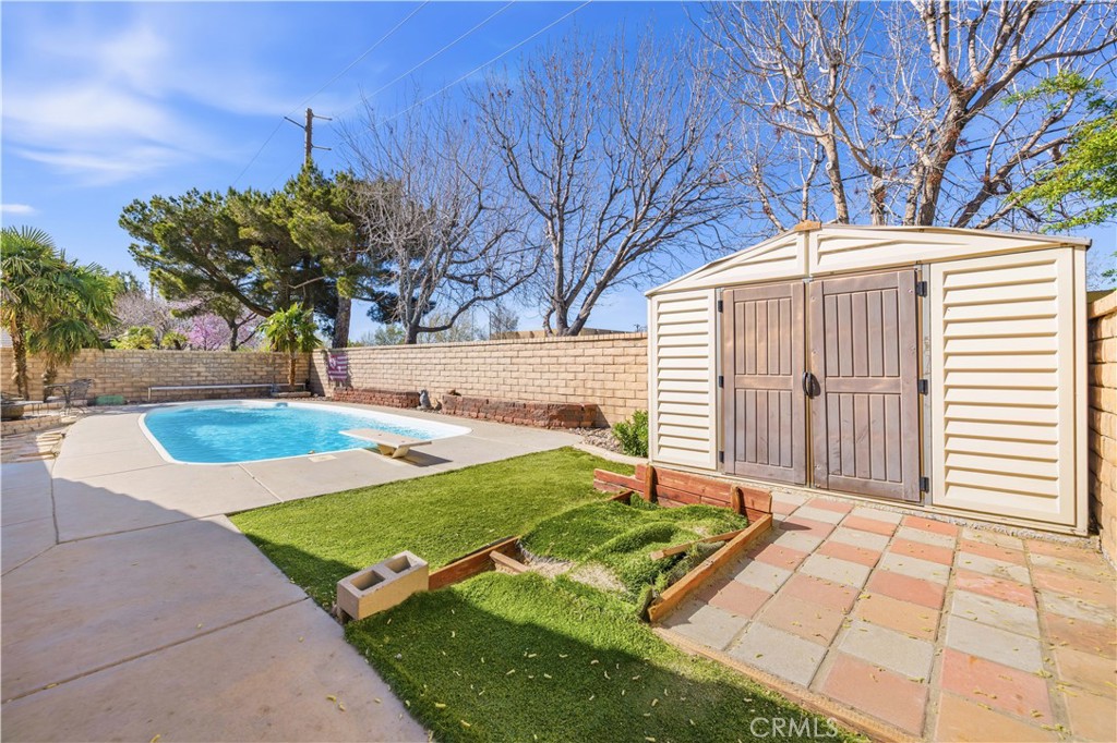 main property photo 18