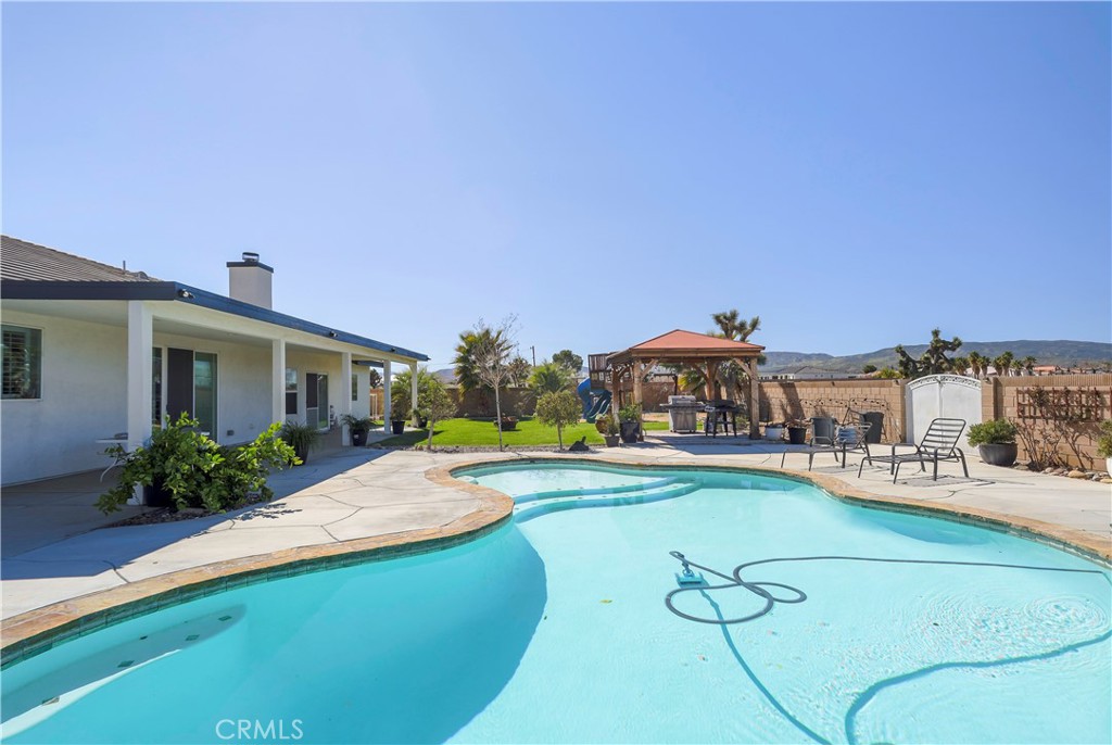 main property photo 31