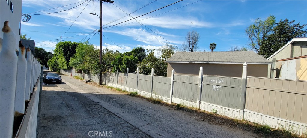 main property photo 11