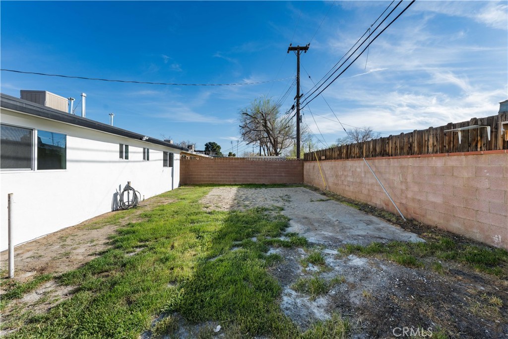 main property photo 28