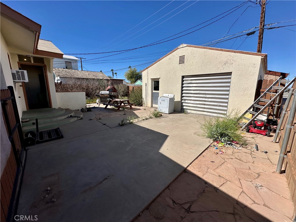 main property photo 16