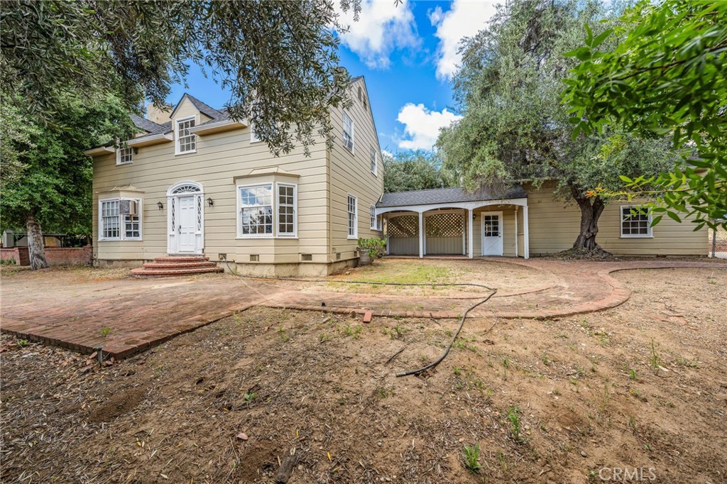main property photo 6