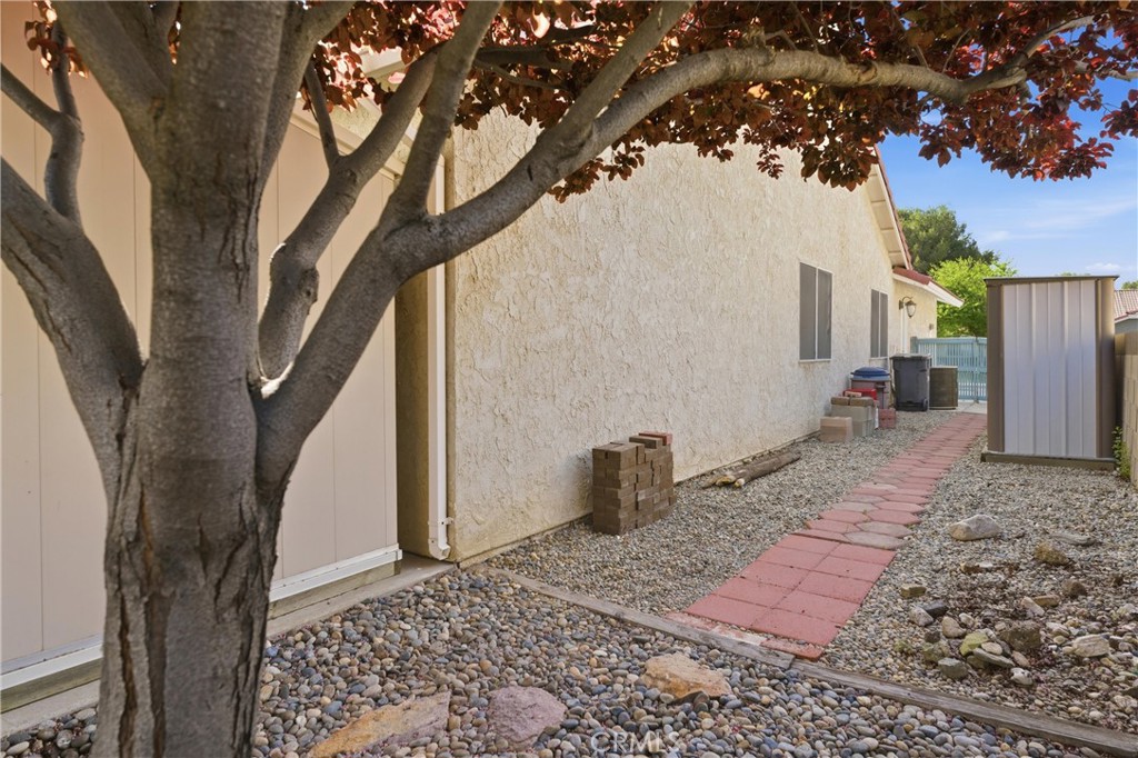 main property photo 25