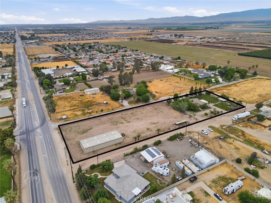 main property photo 17