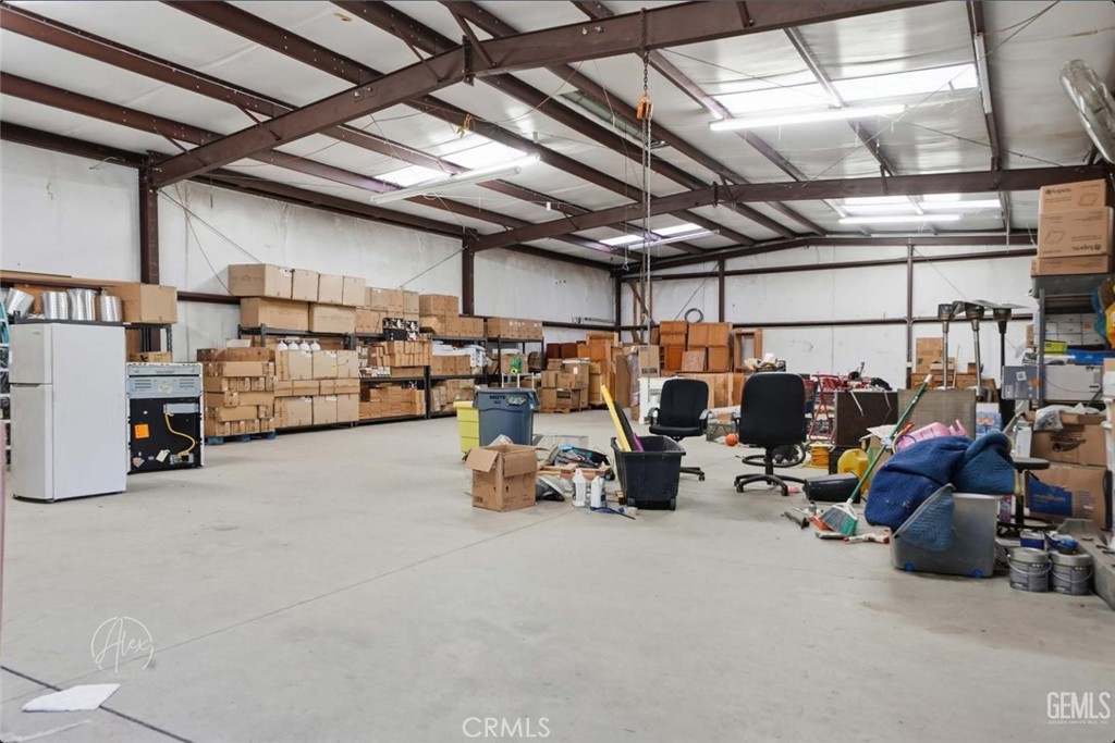 main property photo 40