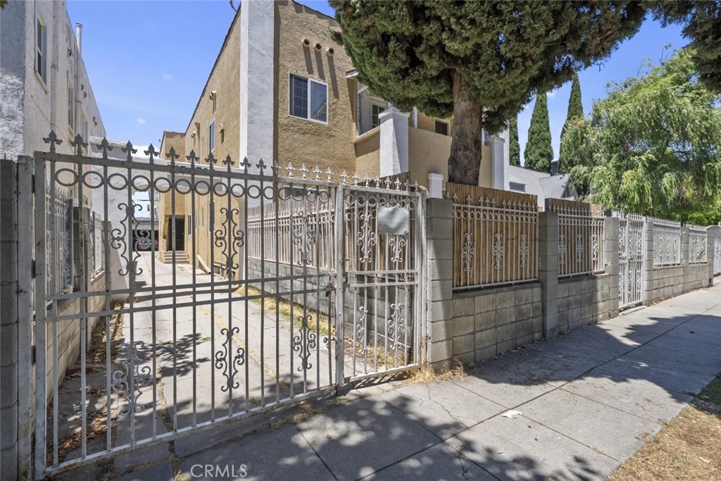 main property photo 13