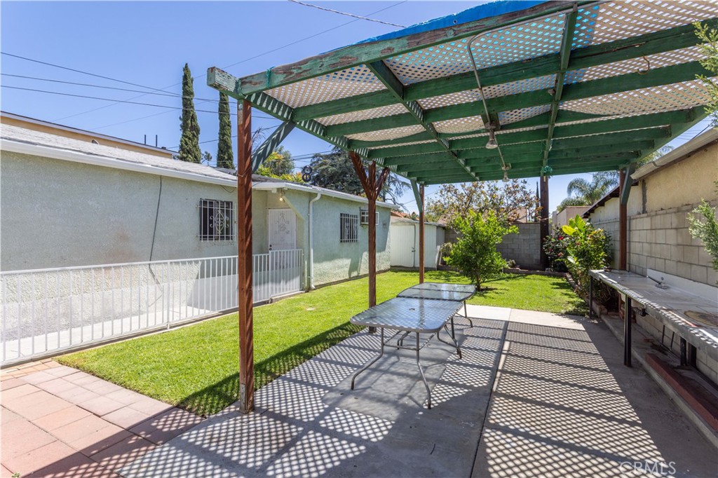 main property photo 27
