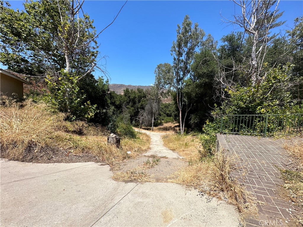 main property photo 13