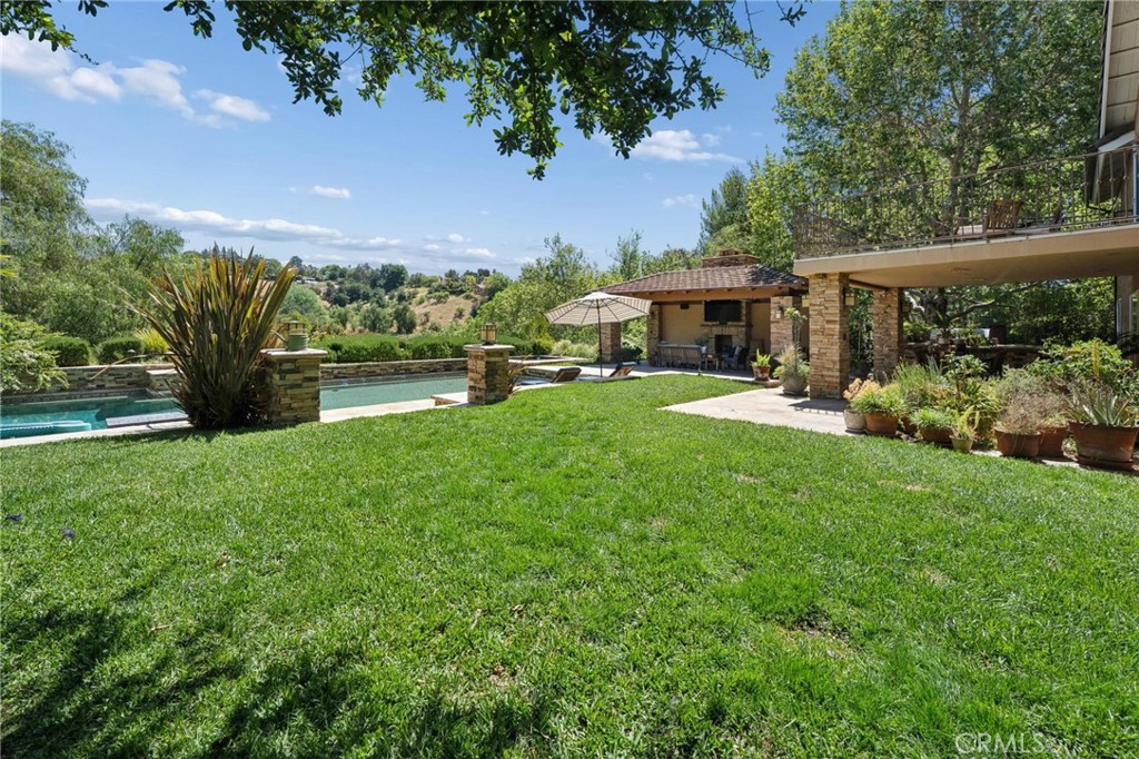 main property photo 18