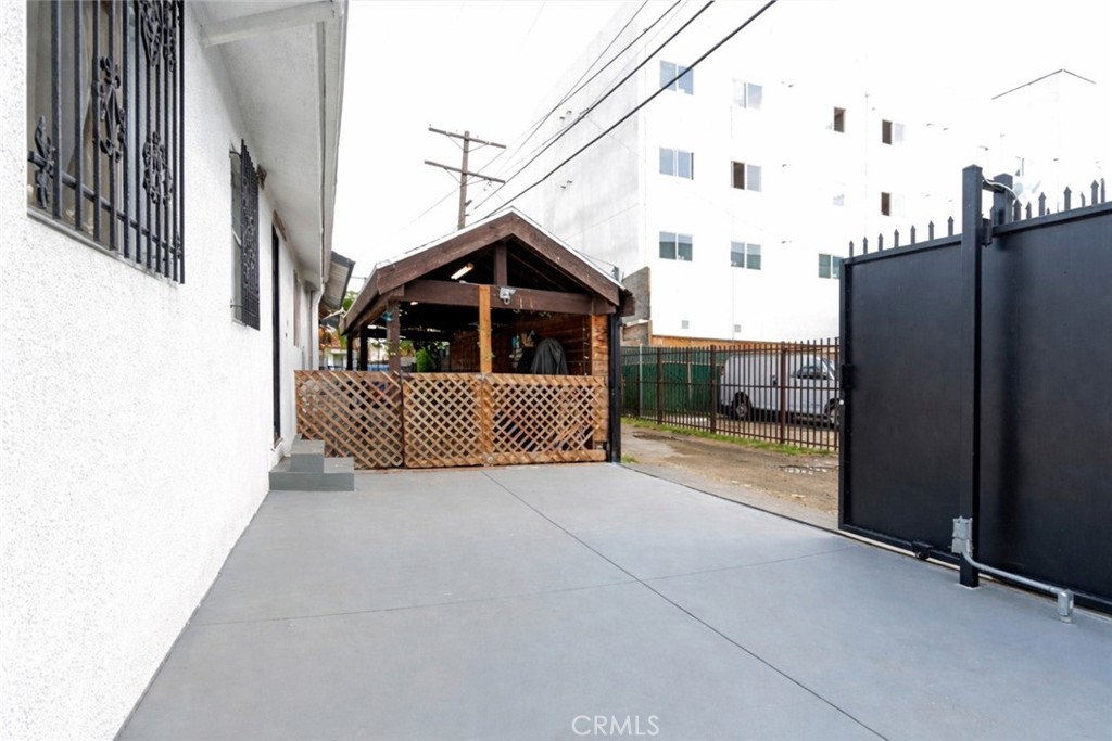 main property photo 39