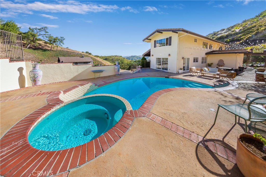 main property photo 23