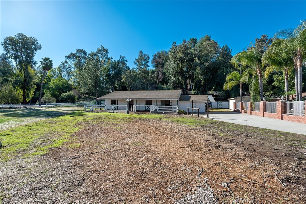 main property photo 8