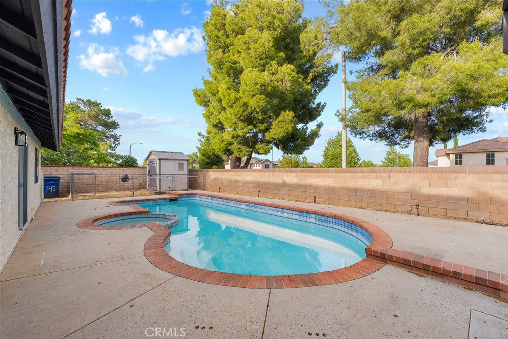 main property photo 27