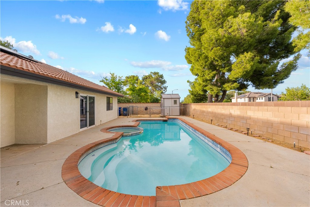 main property photo 28